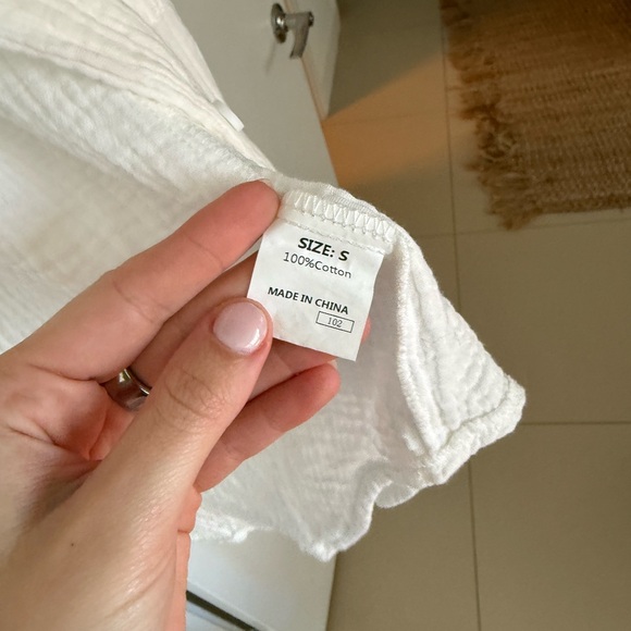 Women’s lightweight white button down top - Picture 6 of 6